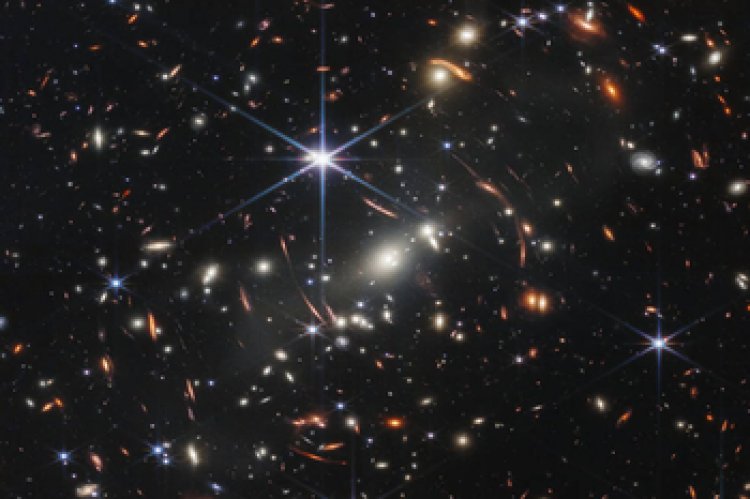 صورة للمجرات و النجوم التقطها تلسكوب جيمس ويب